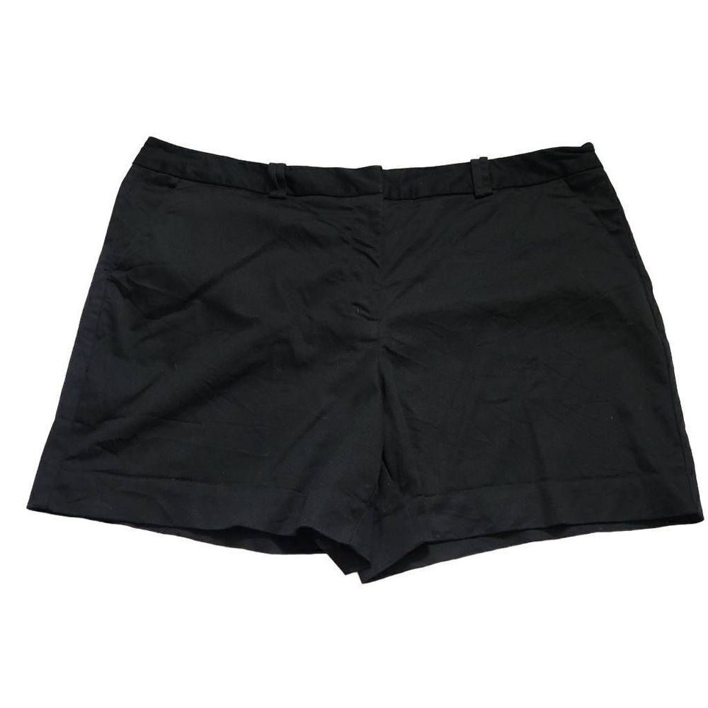 Worthington Ladies Size 16 Black Flat Front Shorts